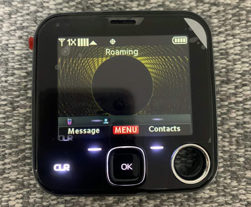 旋盖手机诺基亚7705（神似胭脂盒的旋盖全键盘手机）
