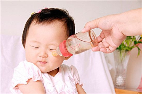 玻璃奶瓶怎么消毒？清洗婴儿奶瓶的注意事项